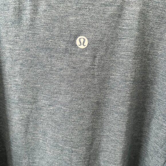 Lululemon Men’s Tech Short- Sleeve Shirt Size L - Picture 2 of 2